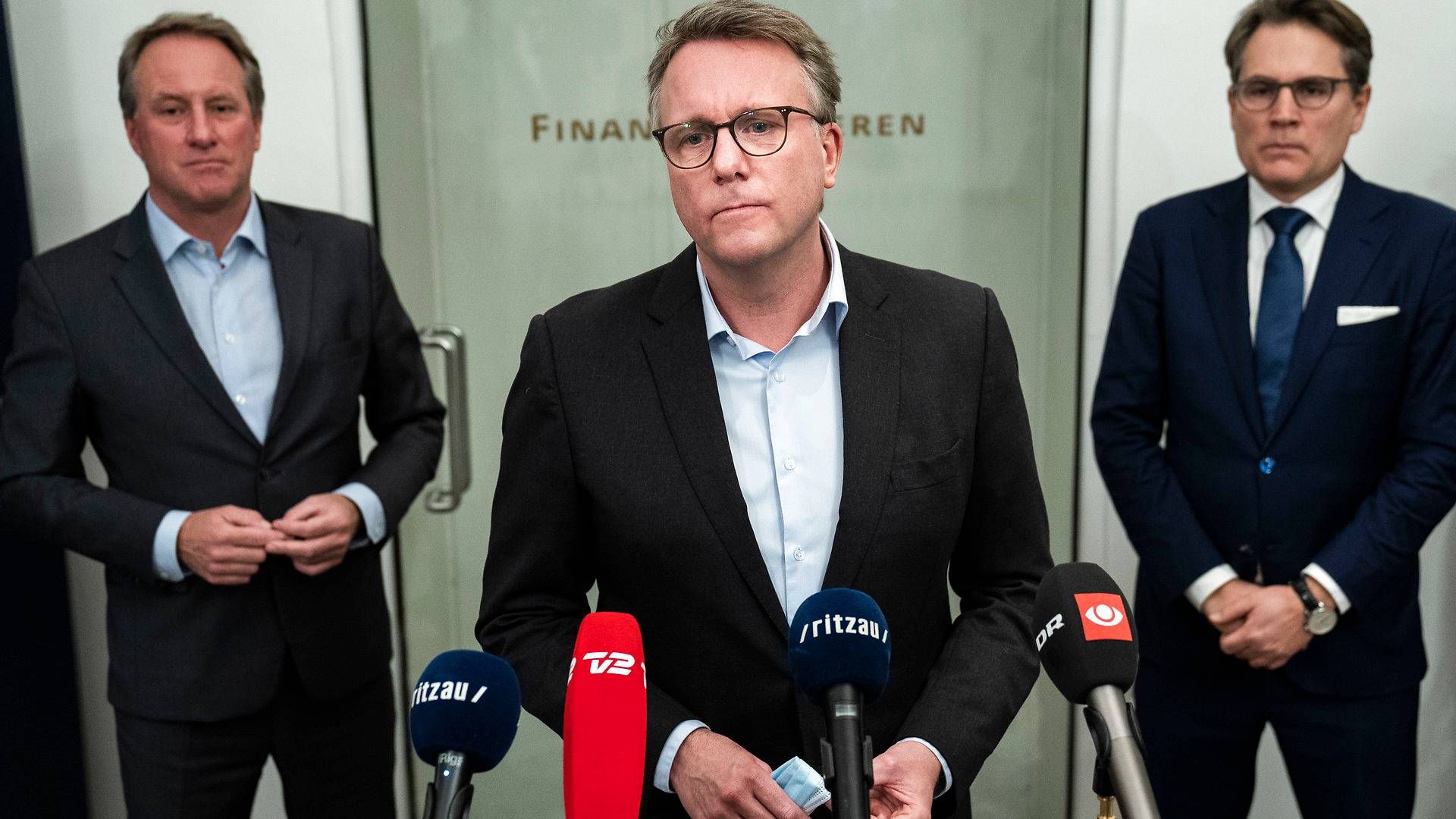 Flankeret af direktørerne for DI og Dansk Erhverv præsenterer Morten Bødskov planerne om et dansk coronapas. | Foto: Martin Sylvest/Ritzau Scanpix