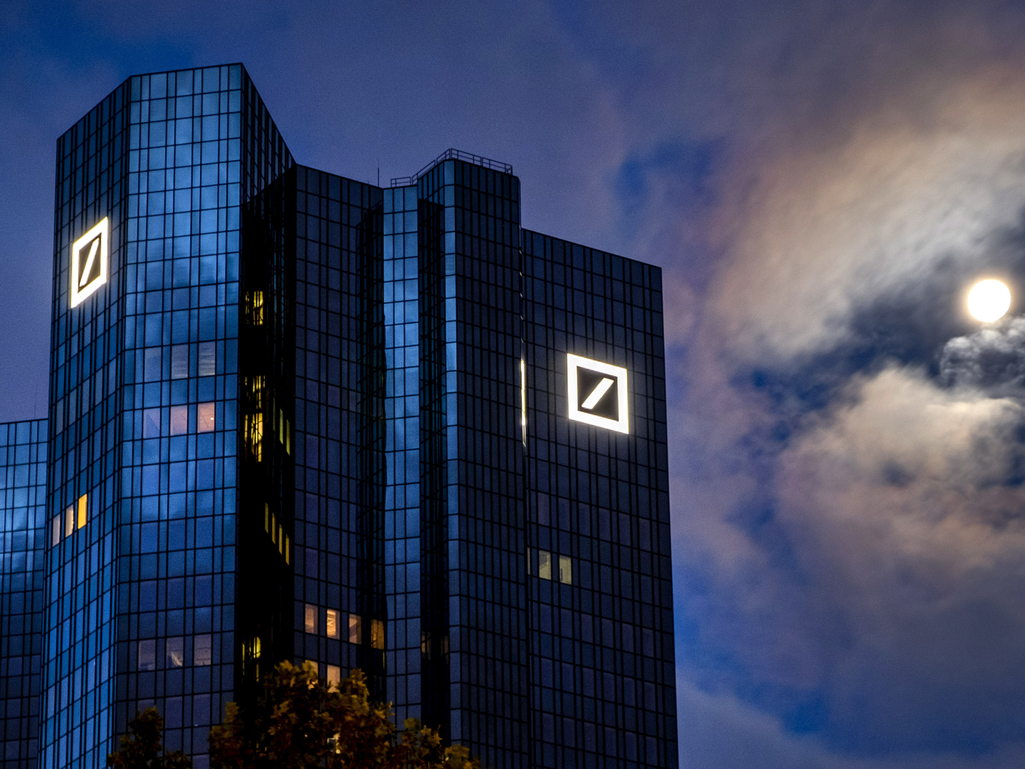 Die Deutsche Bank in Frankfurt | Foto: picture alliance / ASSOCIATED PRESS | Michael Probst