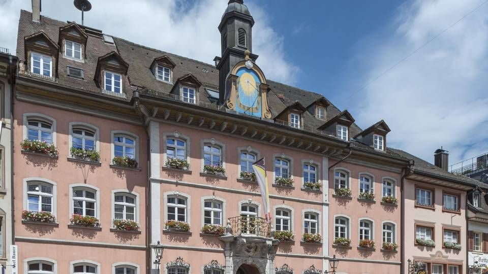 Das historische Rathaus von Waldshut-Tiengen, dem Sitz der Volksbank Hochrhein. | Foto: picture alliance / imageBROKER | Harald Wenzel-Orf