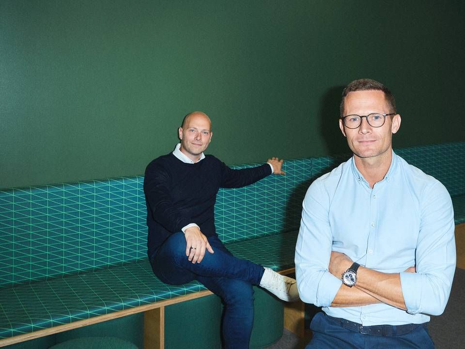 Direktør for Nuudays digitale brands, Jens Grønlund (forrest), og Eesy-direktør Anders Kjær Jensen fra lanceringen af TDC-ejede Eesy i august 2020. | Foto: Nuuday/PR