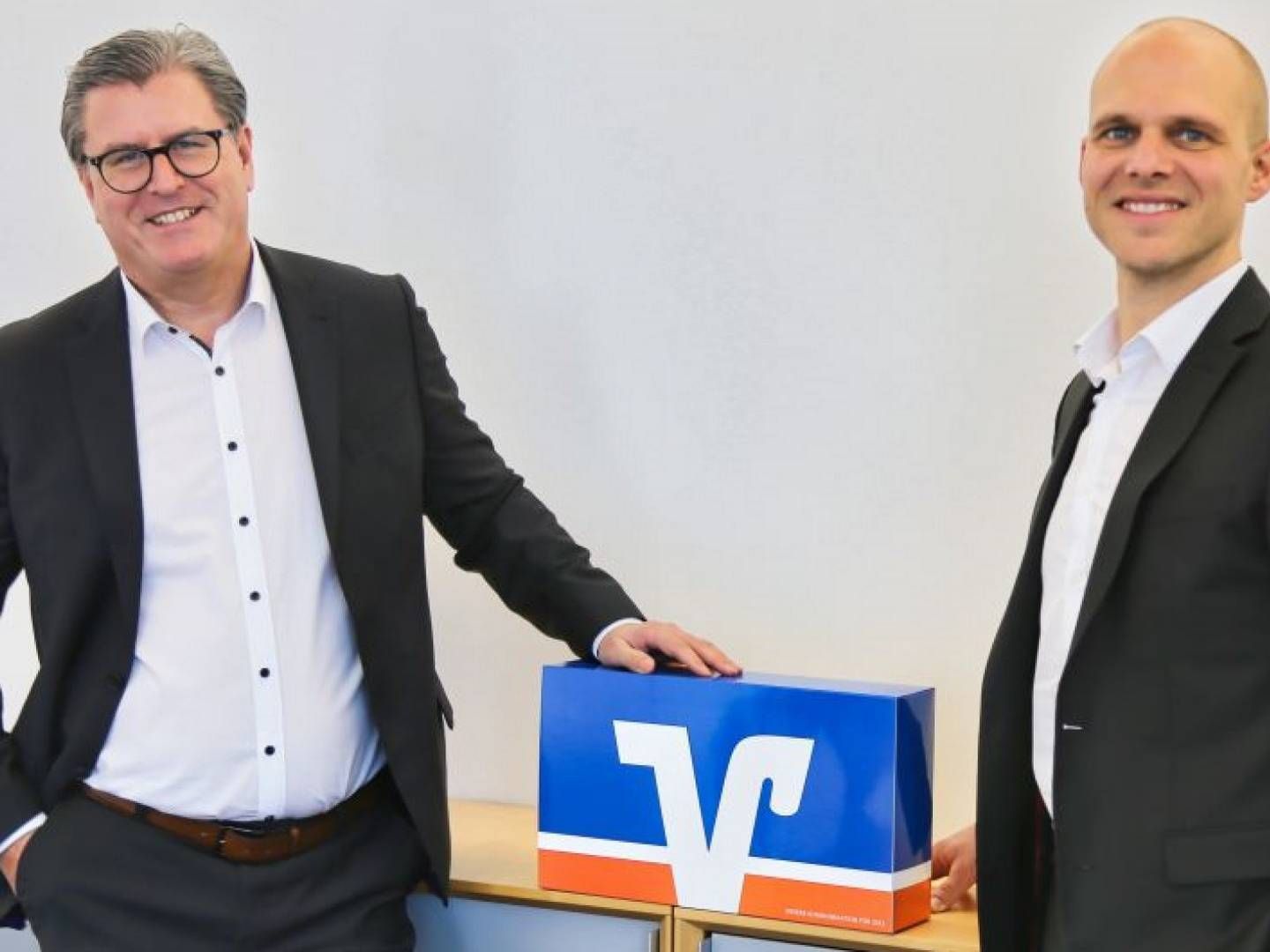 Horst Amon (l) und Andreas Heilmann bilden den Vorstand der Raiffeisenbank Seebachgrund.