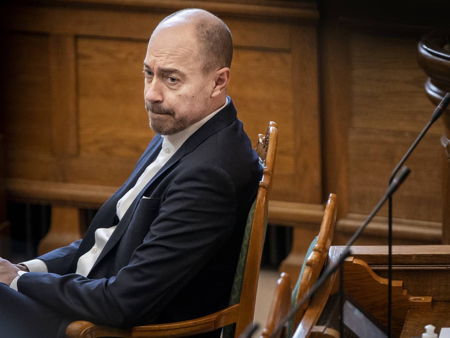 Sundhedsminister Magnus Heunicke sagde i sidste uge til Folketinget, at han "vil arbejde for mest mulig åbenhed". Men da Enhedslisten spurgte, hvordan Folketinget kan få kontrakterne at se, svarede ministeren, at det vil kræve "partshøring af EU-Kommissionen samt den respektive vaccineproducent". | Foto: LISELOTTE SABROE