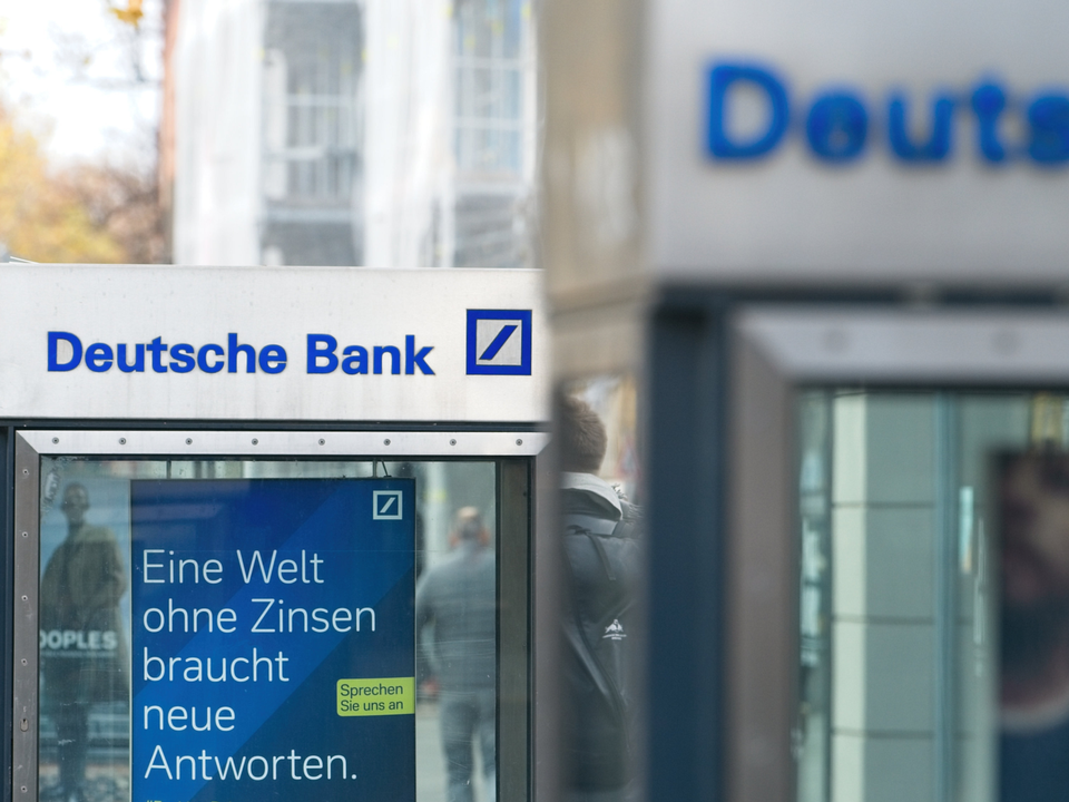 Werbung der Deutschen Bank | Foto: picture alliance / Eibner-Pressefoto | Uwe Koch/ Eibner-Pressefoto