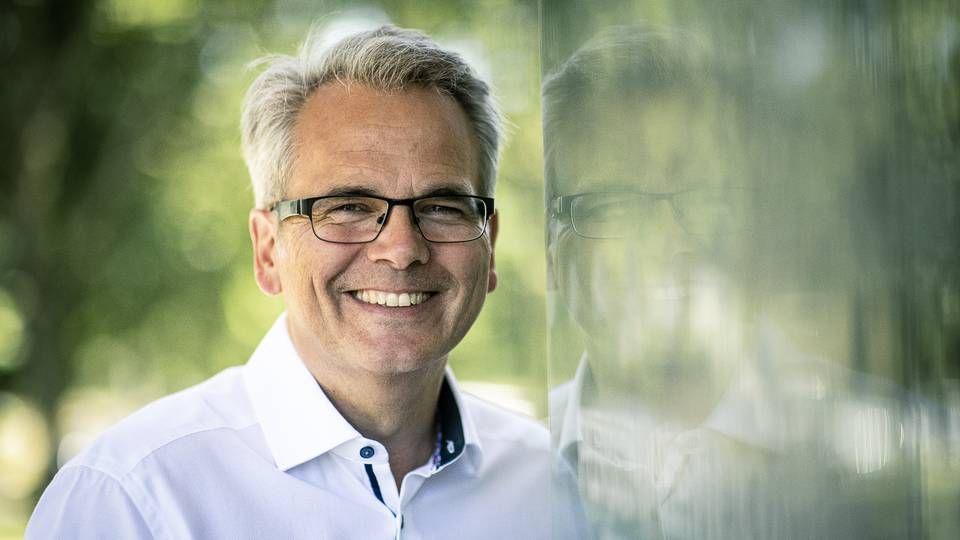 Jørn Adam Møller har siden 2019 været bankdirektør i banken, som han "elsker alt ved".