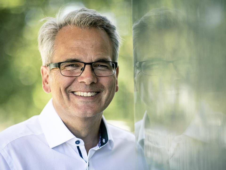 Jørn Adam har siden 2019 været bankdirektør i banken, som han "elsker alt ved".