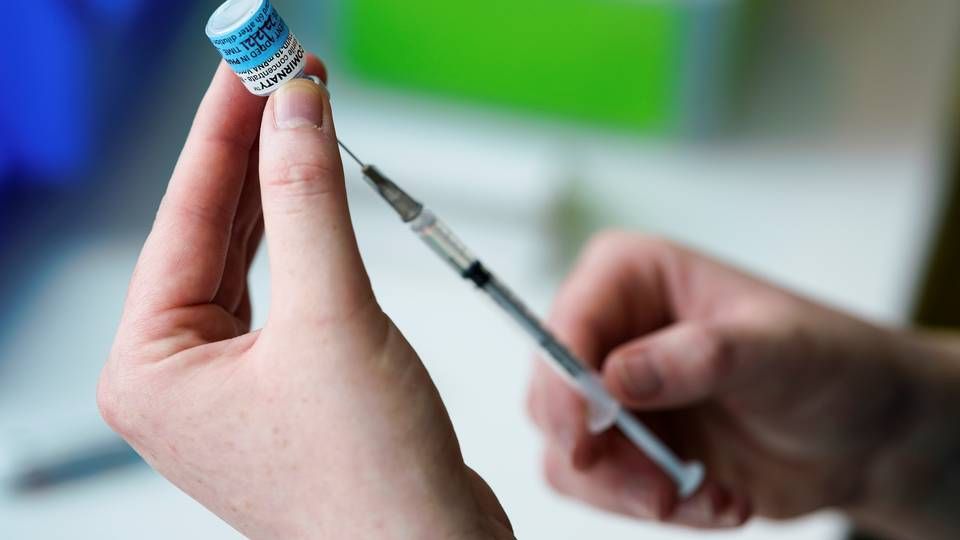 Indtil videre har der ifølge Sundhedsstyrelsen ikke været sikker dokumentation for, at vaccinerne også forebygger, at den vaccinerede kan være smittebærer. | Foto: SANDRA SANDERS/REUTERS / X07313