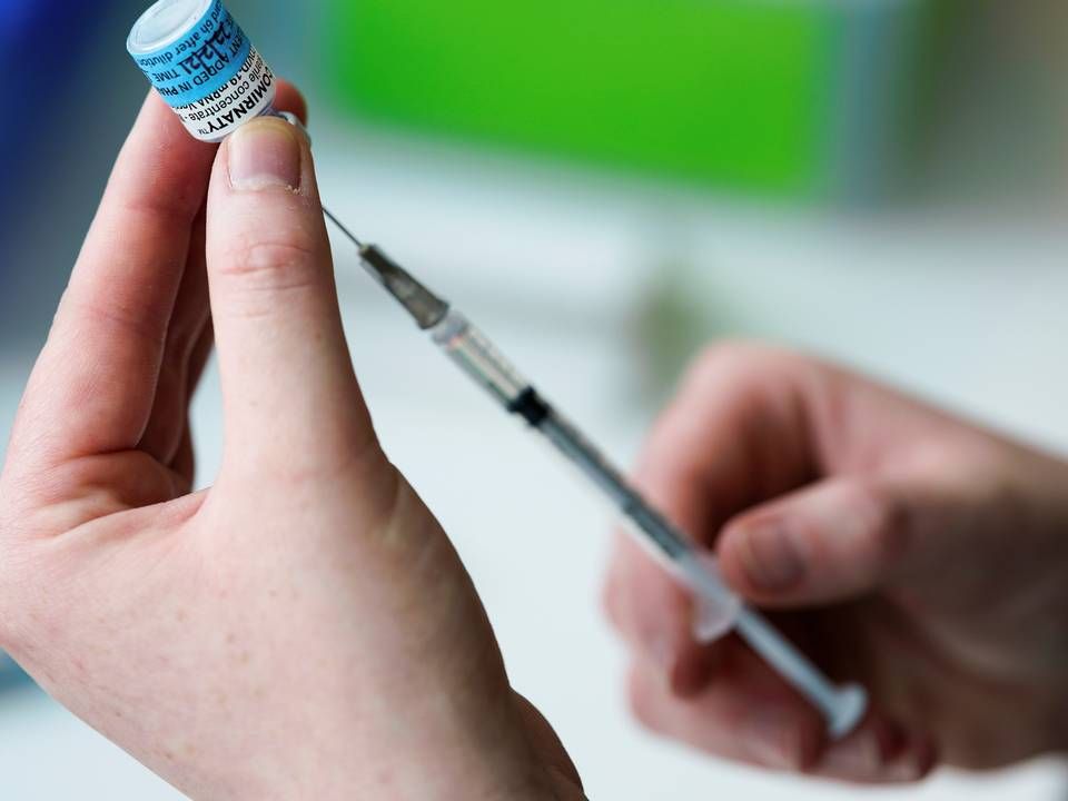 Indtil videre har der ifølge Sundhedsstyrelsen ikke været sikker dokumentation for, at vaccinerne også forebygger, at den vaccinerede kan være smittebærer. | Foto: SANDRA SANDERS/REUTERS / X07313