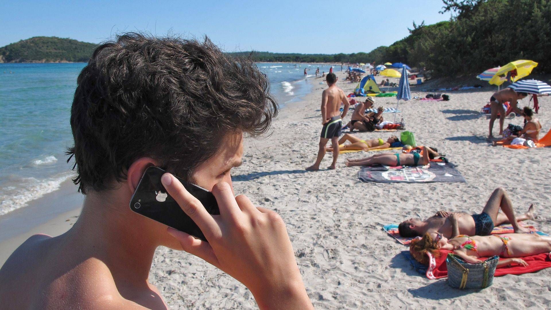 Selvom europæerne i øjeblikket ikke kan rejse meget i Europa, ønsker EU-Kommissionen at forlænge roaming-forordningen, der udløber i sommeren 2022. | Foto: Karl-Josef Hildenbrand/AP/Ritzau Scanpix