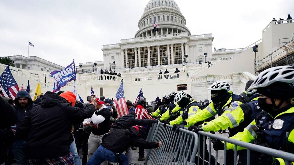 Facebook valgte at fastolde sin blokering af poltiske annoncer, efter det chokerende angreb på The Capitol i januar. | Foto: Julio Cortez/AP/Ritzau Scanpix