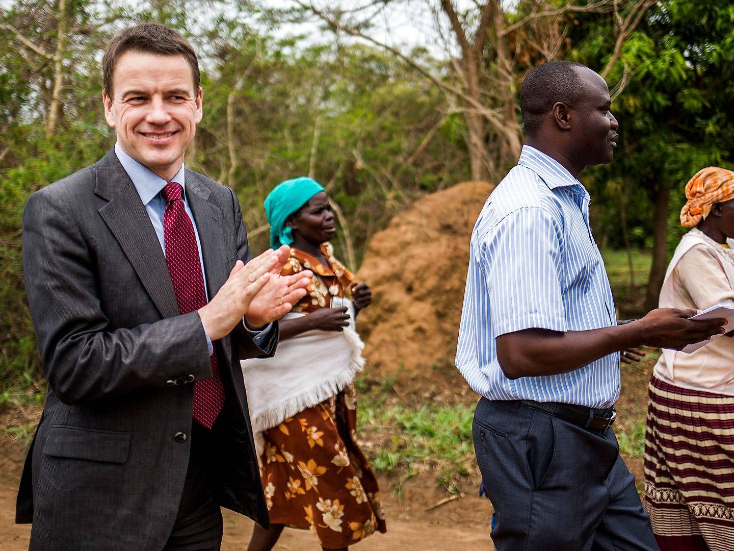 Magasinet 360 har dækket den danske udviklingsindsats i 47 år. Bl.a. da udviklingminister Christian Friis Bach var på besøg i Uganda i 2013. | Foto: Simon Fals/Politiken/Ritzau Scanpix