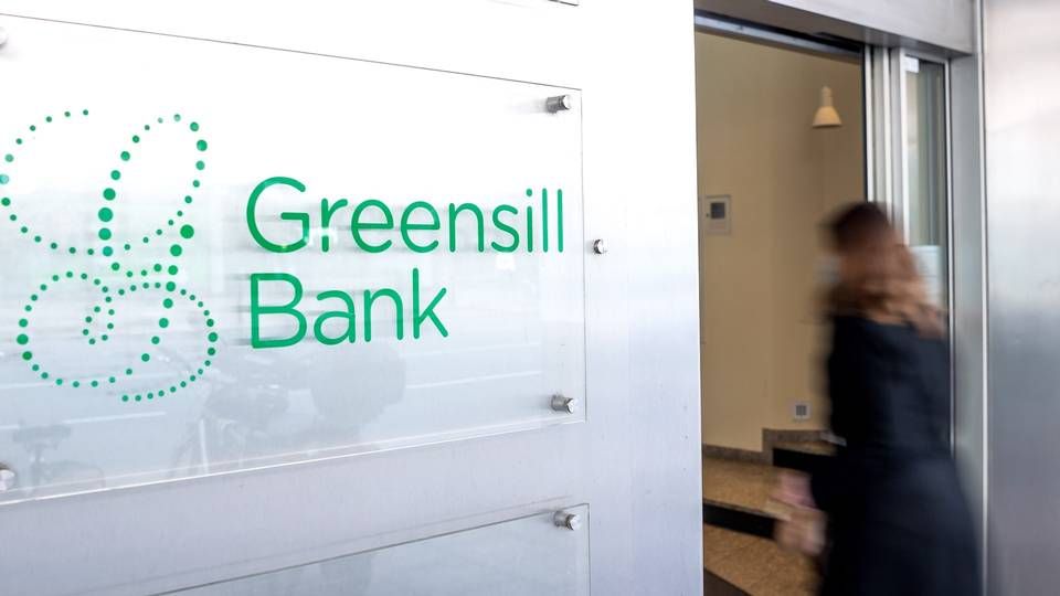 Der Eingang zu Greensill Bank. | Foto: picture alliance/dpa | Sina Schuldt