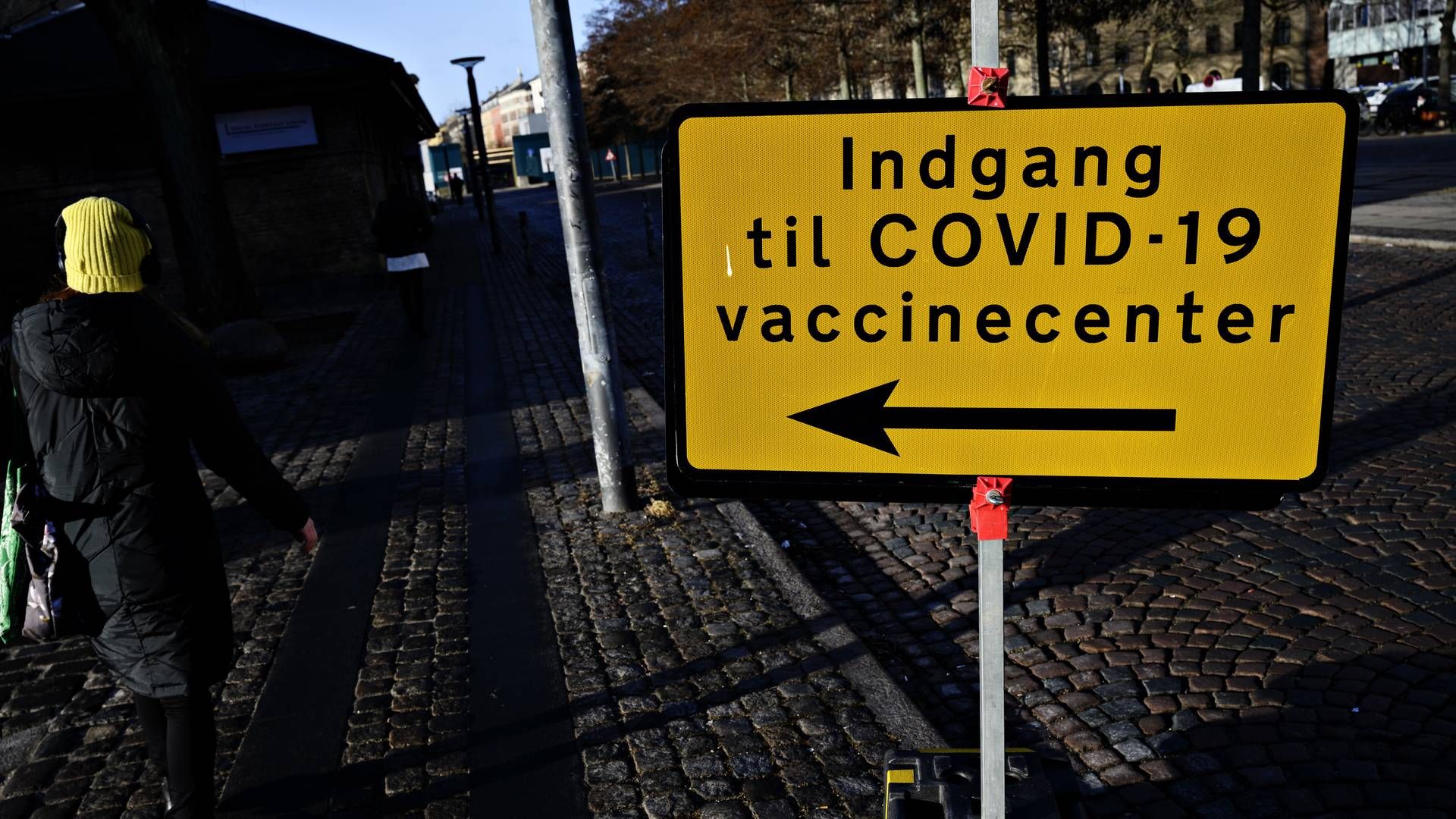 Vaccinationsplanen skrider på grund af manglende vaccineleverancer. | Foto: Philip Davali