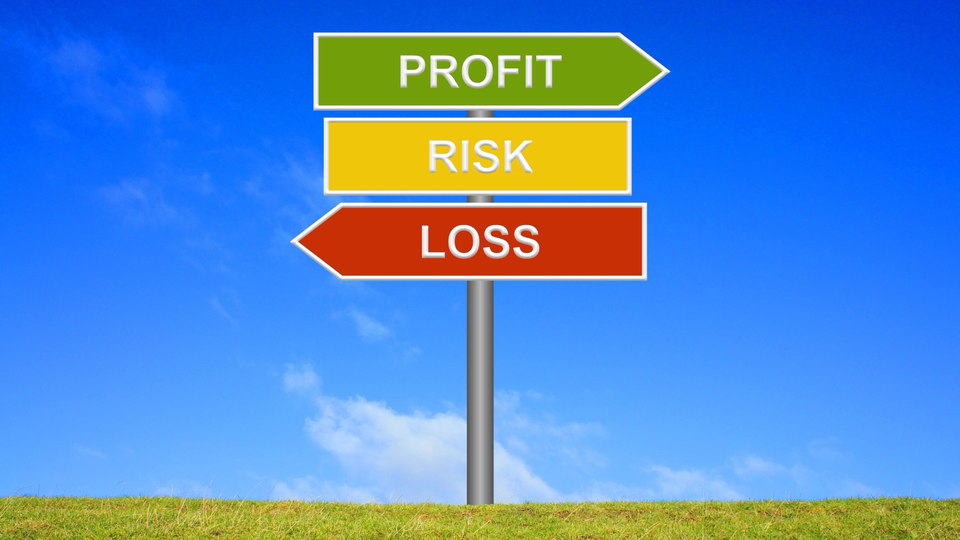 Wegweiser zeigt Loss Risk Profit (Symbolbild) | Foto: picture alliance / PantherMedia | Karsten Ehlers