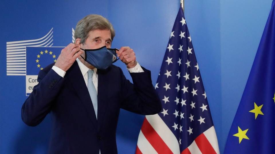 Det er Kerrys første møde ansigt til ansigt med EU-repræsentanter, efter at Joe Biden blev præsident og sidenhen udnævnte Kerry som særlig klimaudsending. | Foto: Olivier Hoslet/AFP / POOL