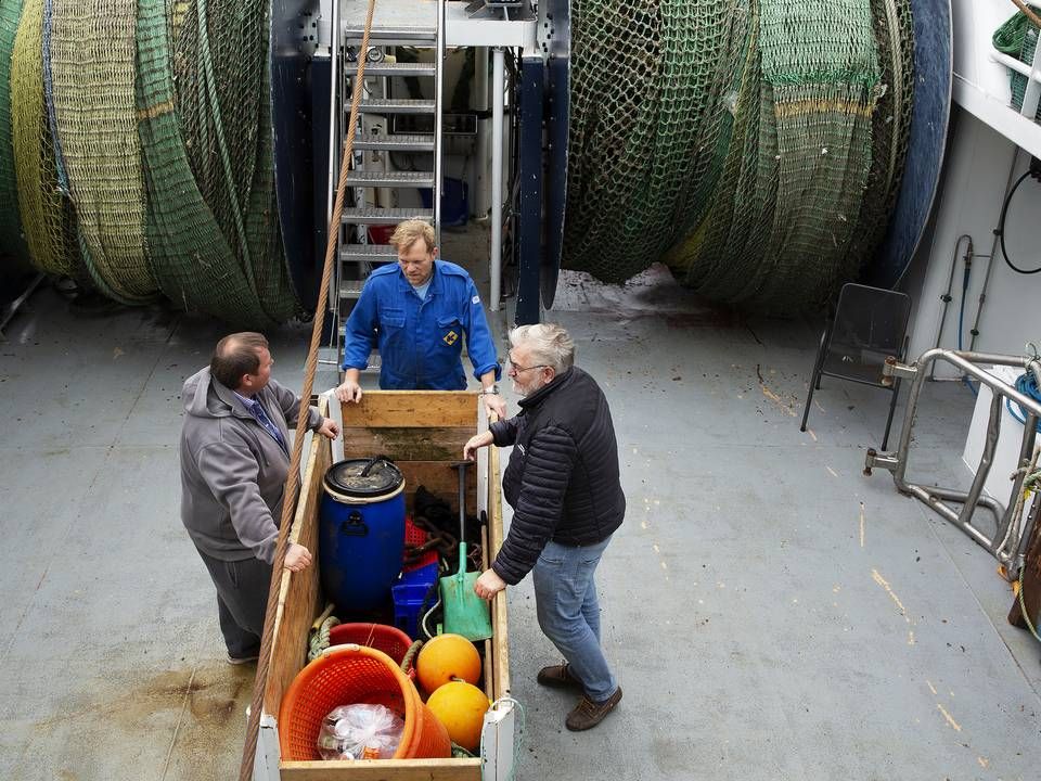 Danske fiskere, her i Hanstholm med lokalformand for Danmarks Fiskeriforening Jan N. Hansen i midten, rammes nu for anden gang af en regning for brexit. Da Norge og Storbritannien endnu ikke er enige om fremtidens kvotefordeling, vil Norge ikke give EU-fiskere adgang til norsk farvand. | Foto: Thomas Borberg