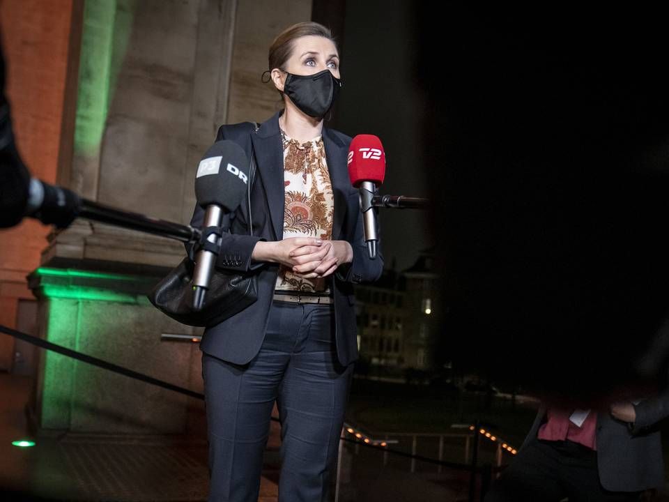 Statsminister Mette Frederiksen ankommer i forbindelse med at lederne fra Folketingets partier debatterer coronakrisen på årsdagen for første nedlukning, på Statens Museum for Kunst i København, torsdag den 11. marts 2021 | Foto: Mads Claus Rasmussen