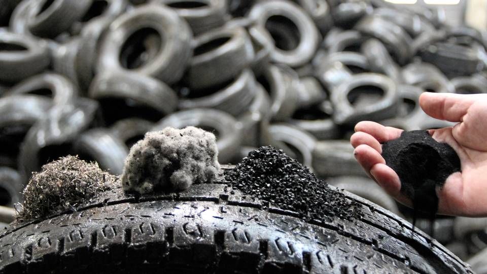 En stor del af det mikroplast, der udledes i Danmark, stammer fra bilernes dæk. | Foto: Genan/PR