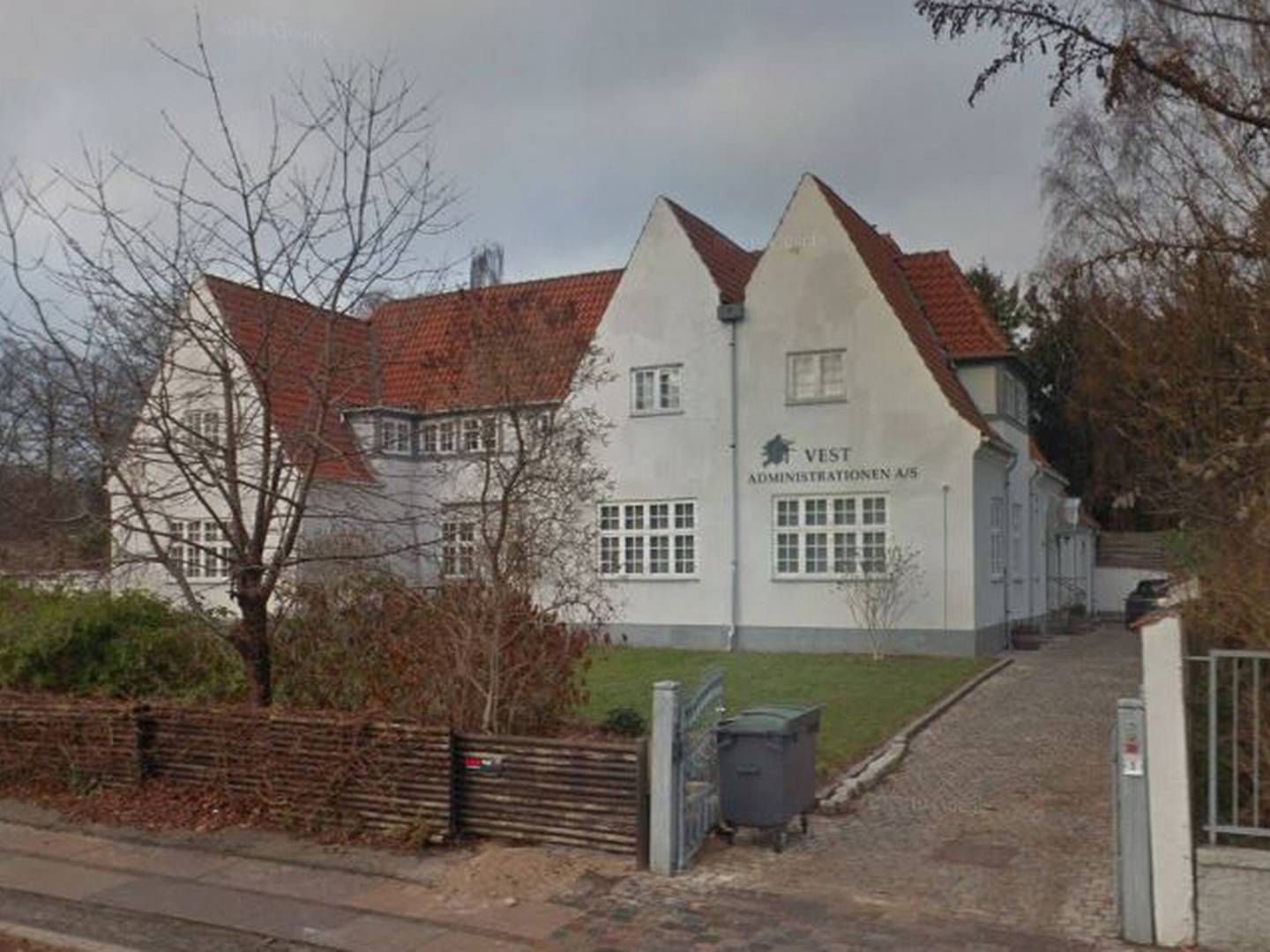 I 2018 blev Vest Administrationen herre i eget hus, da man flyttede ind i det nye domicil på Gammel Vartov Vej 1 i Hellerup. | Foto: Google Street View