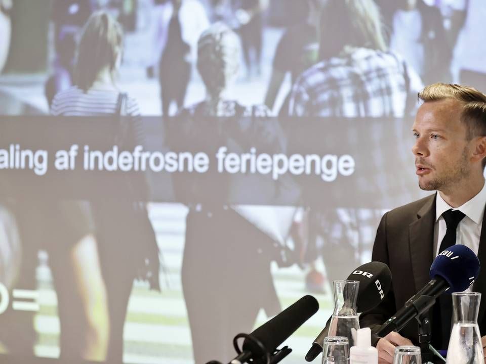 Beskæftigelsesminister Peter Hummelgaard på et pressemøde om udbetaling af de første feriepenge. | Foto: Jens Dresling