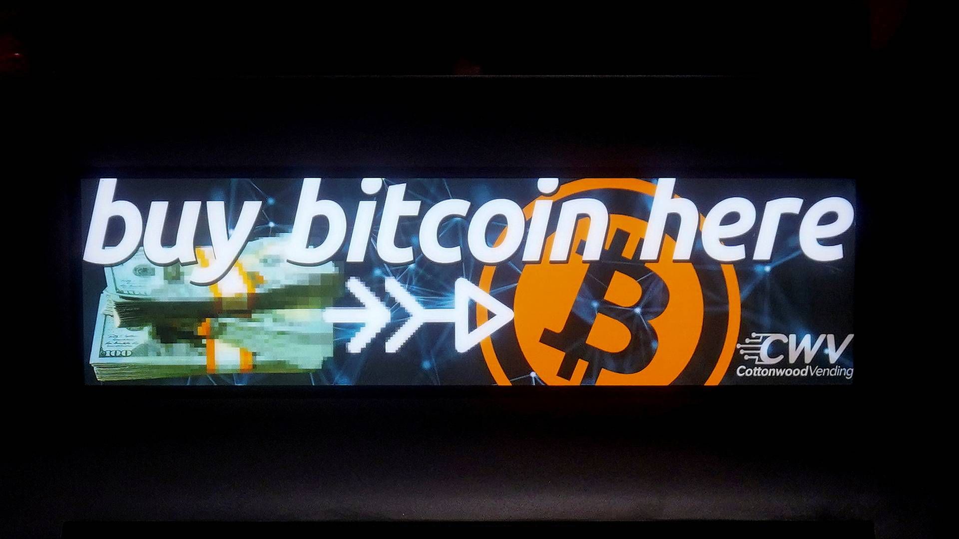 Kursen på bitcoin tog i weekenden et stort spring og var for første gang over 60.000 dollar. | Foto: CARLO ALLEGRI/REUTERS / X90181