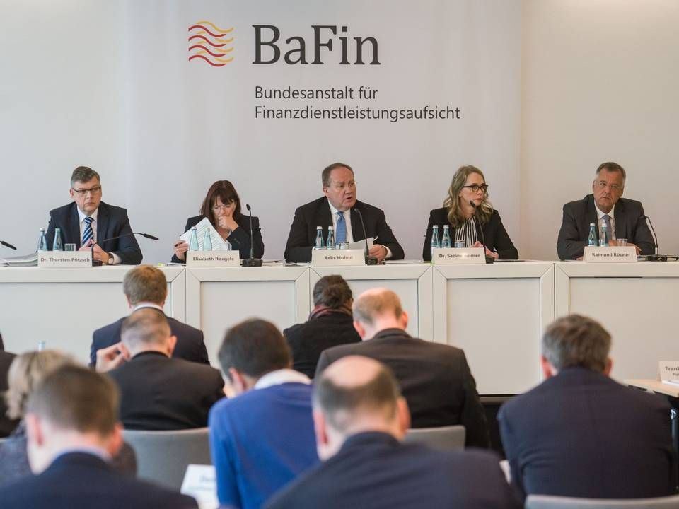 Wer wird in Zukunft die Jahres-Pressekonferenz der BaFin leiten? | Foto: picture alliance/dpa | Frank Rumpenhorst
