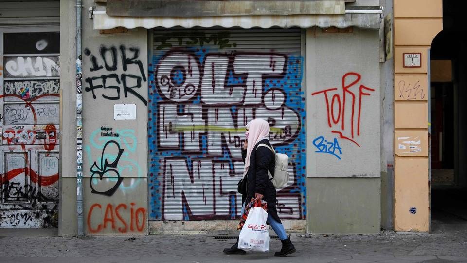 Knap 2,7 millioner mennesker er blevet bekræftet smittede med coronavirus siden pandemiens begyndelse i Tyskland, og der er registreret 74.664 virusrelaterede dødsfald. | Foto: DAVID GANNON/AFP / AFP