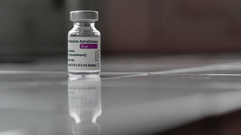 Vaccinen fra Astrazeneca blev 11. marts sat i bero, efter at myndighederne havde modtaget indberetninger om alvorlig sygdom blandt nyvaccinerede. | Foto: BENOIT TESSIER/REUTERS / X07241