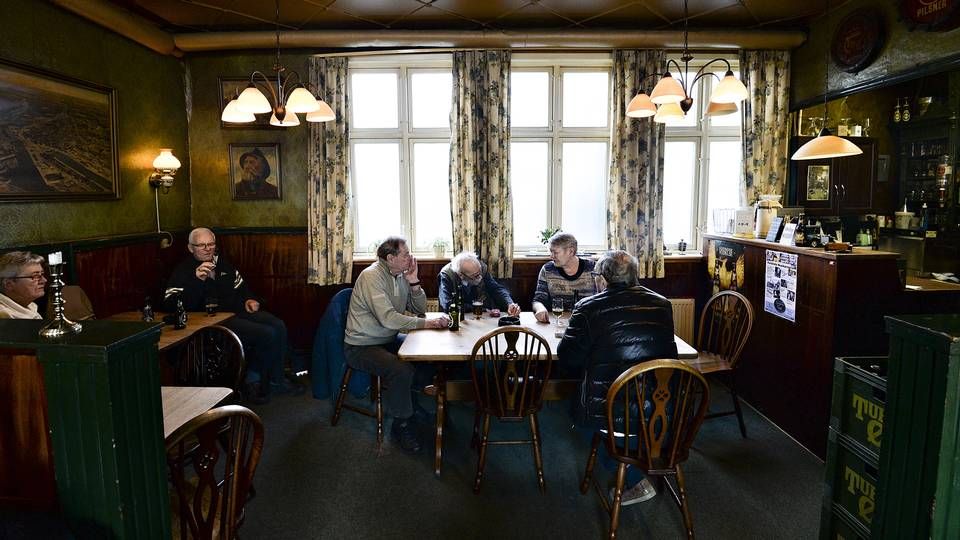 "Erhvervsministeriet oplyser, at barer og værtshuse er omfattet på lige fod med restauranter og caféer som serveringssteder i henhold til rammeaftale om plan for genåbning af Danmark af 22. marts 2021," skriver ministeriet. | Foto: Ernst van Norde