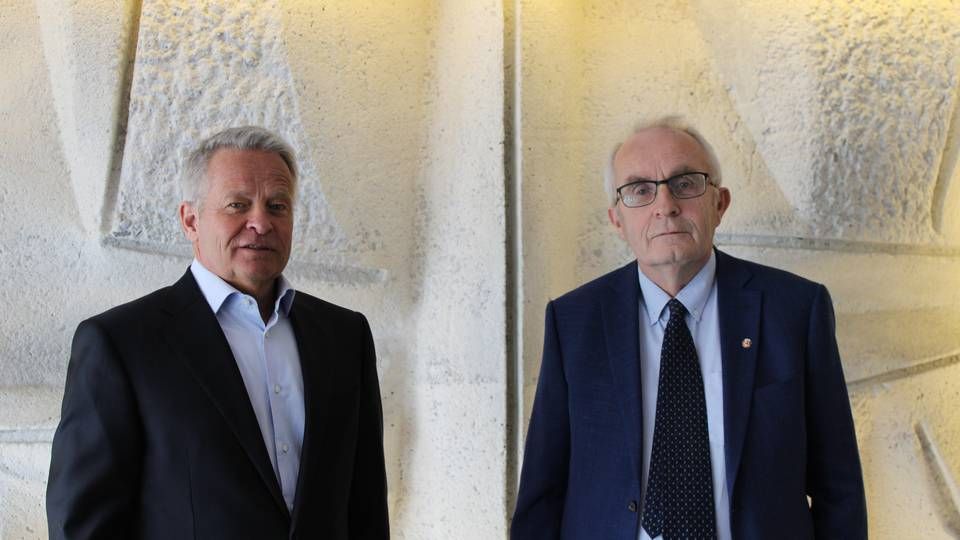 Jon Harald Nordbrekken (til høyre) er styreleder i Finans2 og skal være en jobbe på tett i driften de kommende to årene. Her sammen med konsernsjef Endre Rangnes. | Foto: Jan Lilleby