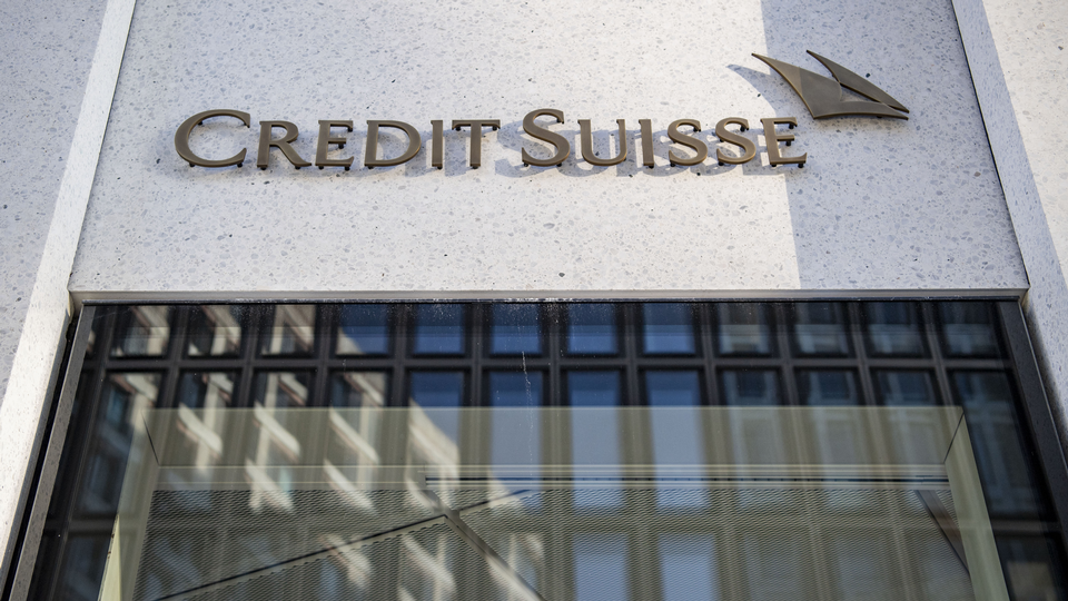 Schriftzug der Credit Suisse | Foto: picture alliance/KEYSTONE | URS FLUEELER