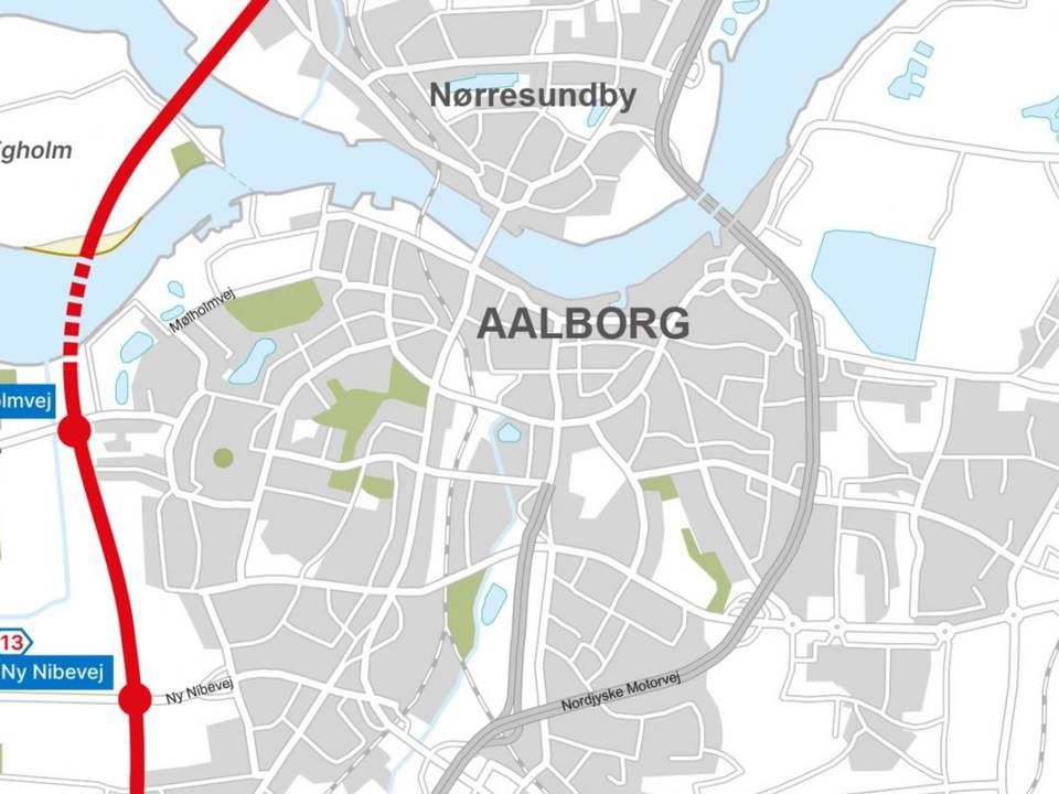 Den tredje Limfjordsforbindelse skal gå vest om Aalborg via øen Egholm. De to første forbindelse er den gamle bro midt på kortet og tunnellen øst for centrum. | Foto: VEJDIREKTORATET