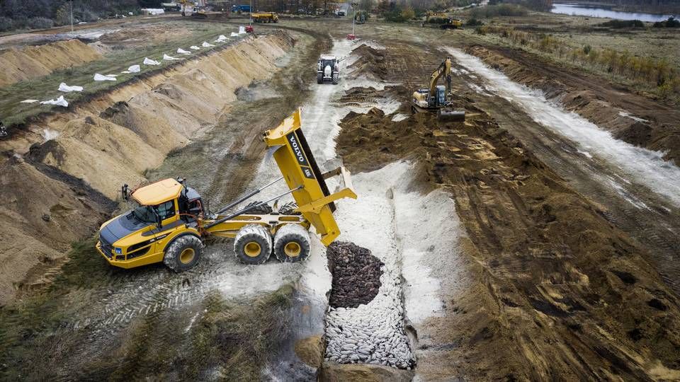 De mink, der blev gravet ned på militære områder, skal nu graves op og brændes. | Foto: Casper Dalhoff/IND