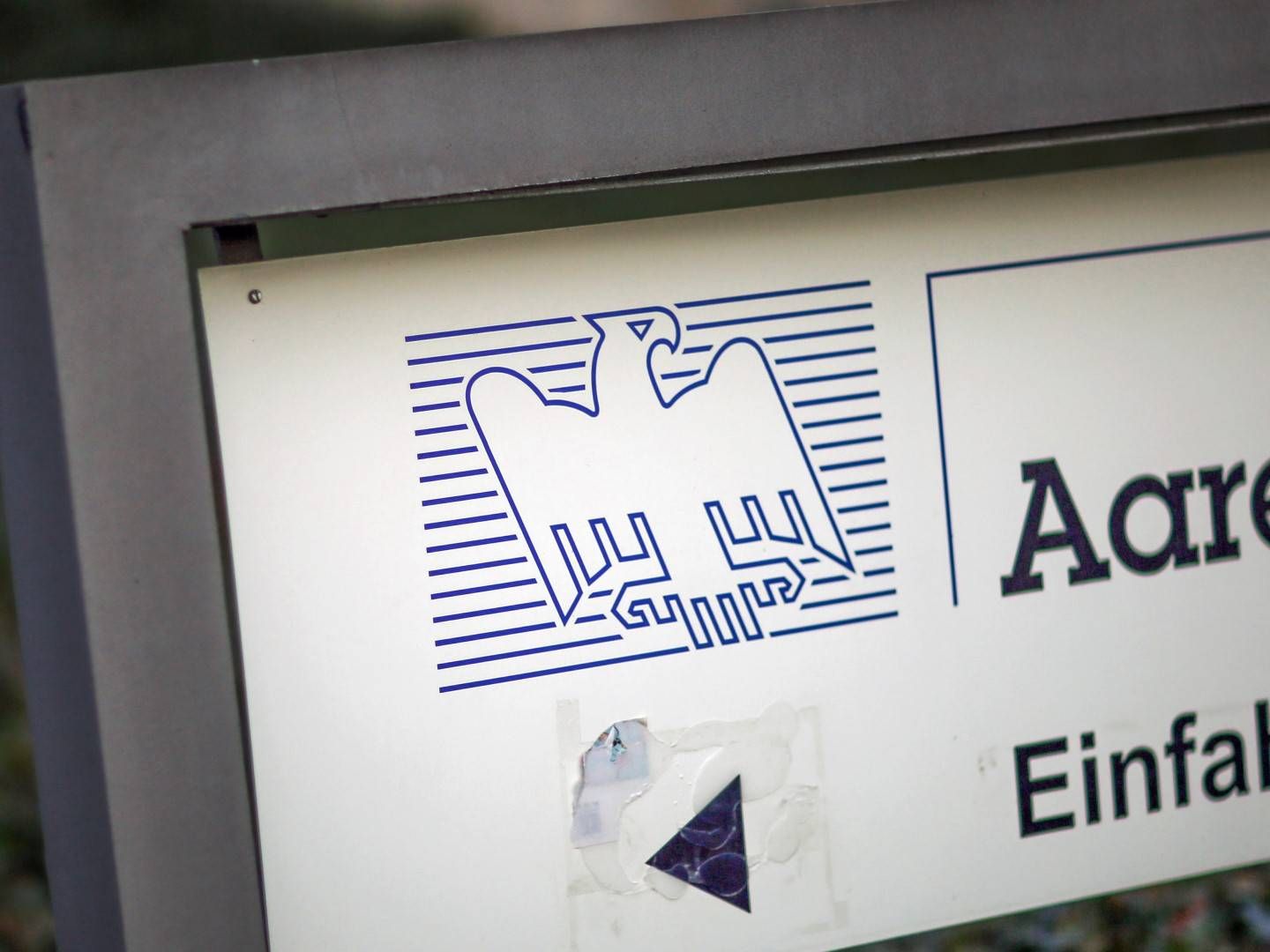 Schild der Aareal Bank | Foto: picture alliance / dpa | Fredrik von Erichsen