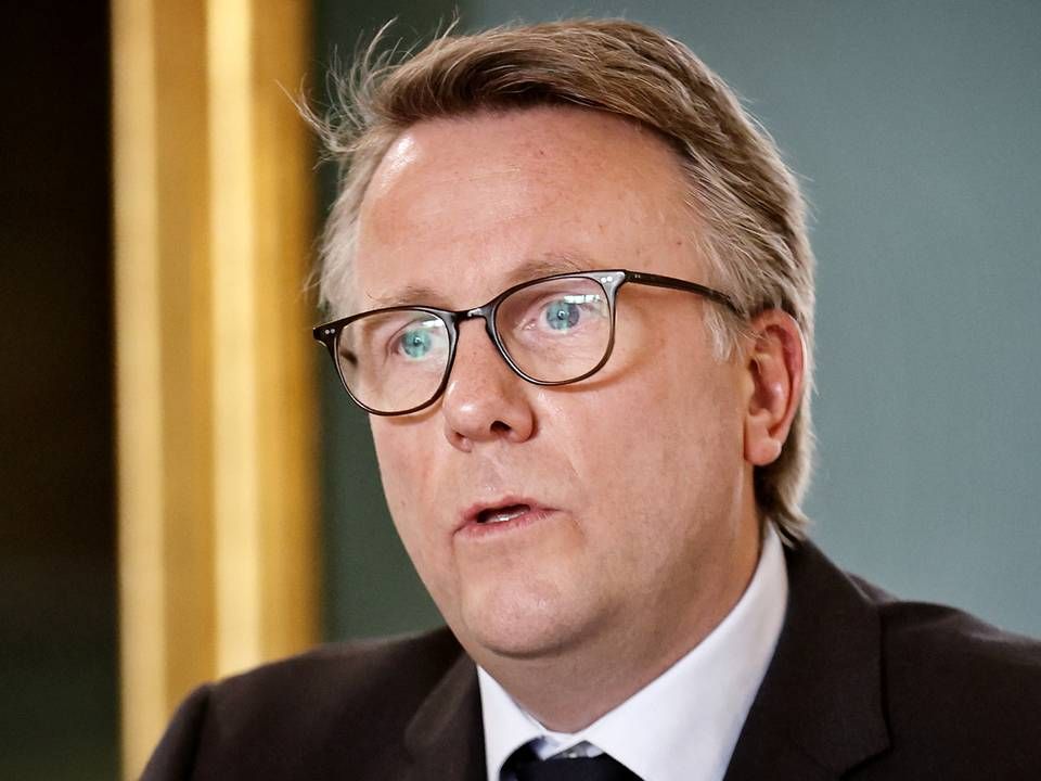 Morten Bødskov har fået vedtaget to lovforslag, som skal begrænse fordelene ved skattely. | Foto: Jens Dresling