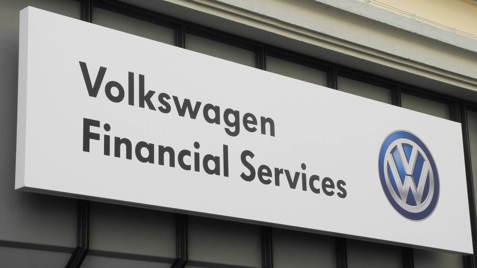 Das Logo von Volkswagen Financial Services. | Foto: picture alliance / dpa | Valentin Frimmer