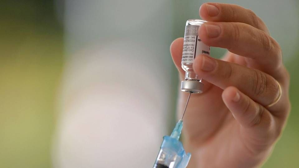 AstraZeneca-vaccinen kan være på vej tilbage i brug i Danmark. | Foto: Douglas Magno/AFP/Ritzau Scanpix