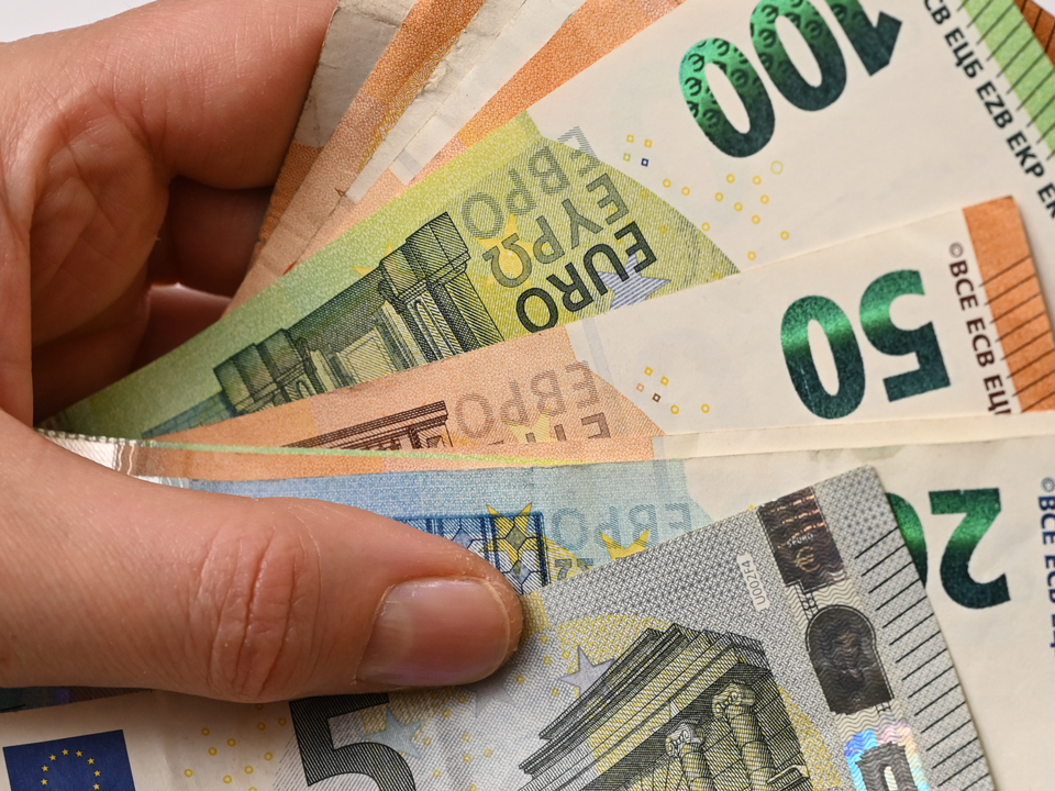 Bargeld (Symboldbild) | Foto: picture alliance/dpa/dpa-Zentralbild |