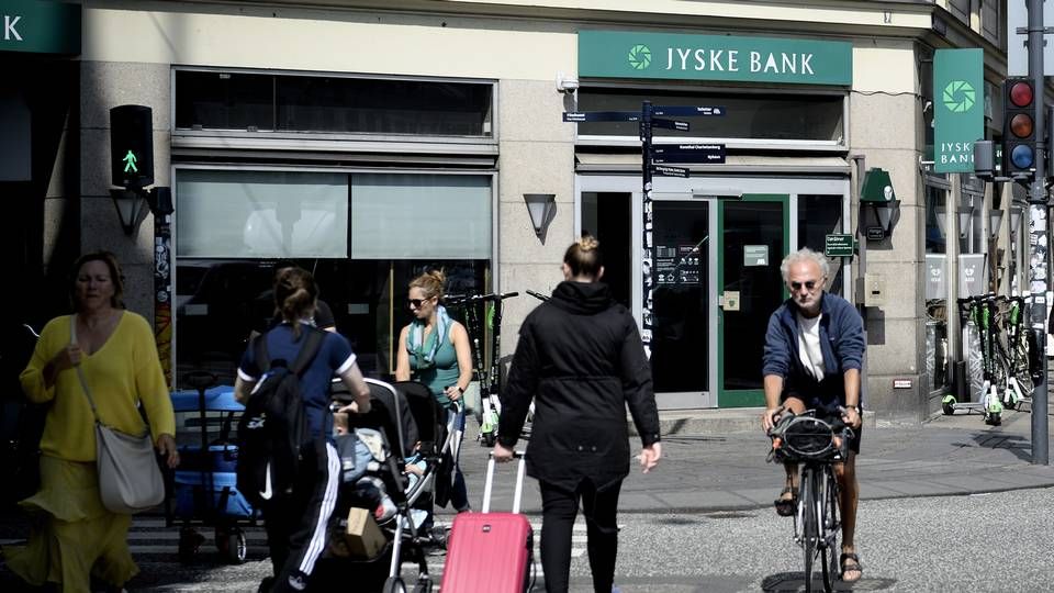 Jyske Bank følger trenden og gør det dyrere for erhvervskunder at have indlån i banken. | Foto: Tariq Mikkel Khan