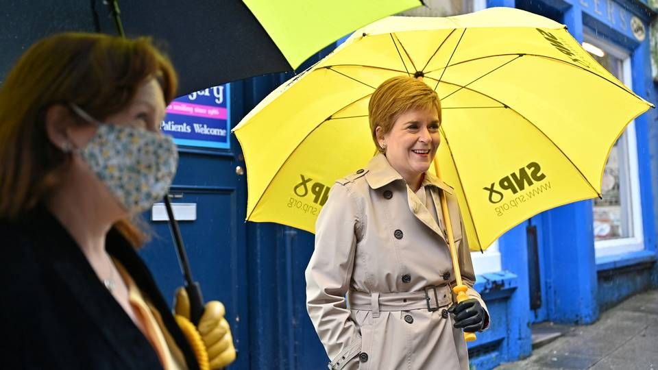 SNP og dets leder, Nicola Sturgeon, går til valg på, at de vil have en ny folkeafstemning om uafhængighed i 2023. | Foto: POOL/REUTERS / X80003