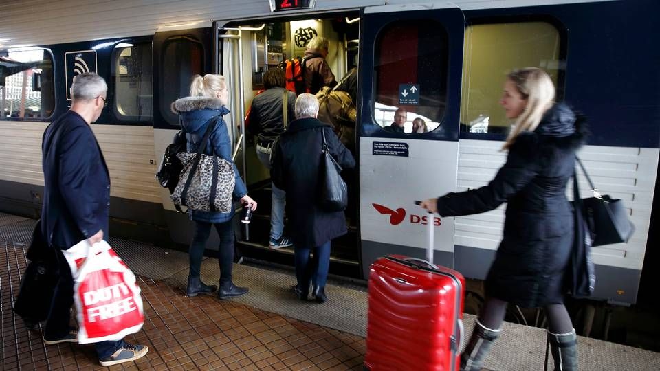 Passagerer i hele EU kan nu se frem til at få kompensation, hvis toget er forsinket mere end 60 minutter. Hos DSB opererer man allerede med flere forskellige kompensationsformer. | Foto: Jens Dresling/Politiken/Ritzau Scanpix