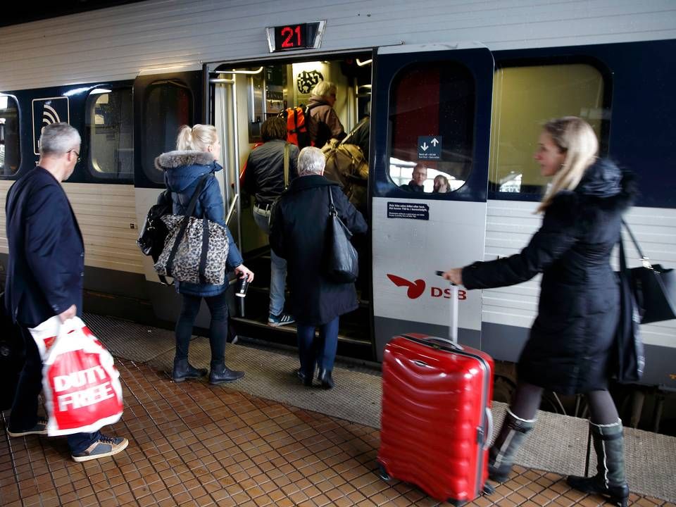 Passagerer i hele EU kan nu se frem til at få kompensation, hvis toget er forsinket mere end 60 minutter. Hos DSB opererer man allerede med flere forskellige kompensationsformer. | Foto: Jens Dresling/Politiken/Ritzau Scanpix
