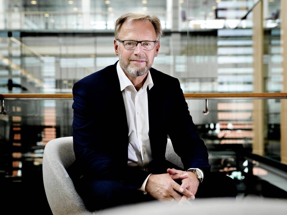Anders Dam, ordførende direktør i Jyske Bank, afviser, at banken tjener penge på negative renter. | Foto: Jyske Bank / Pr