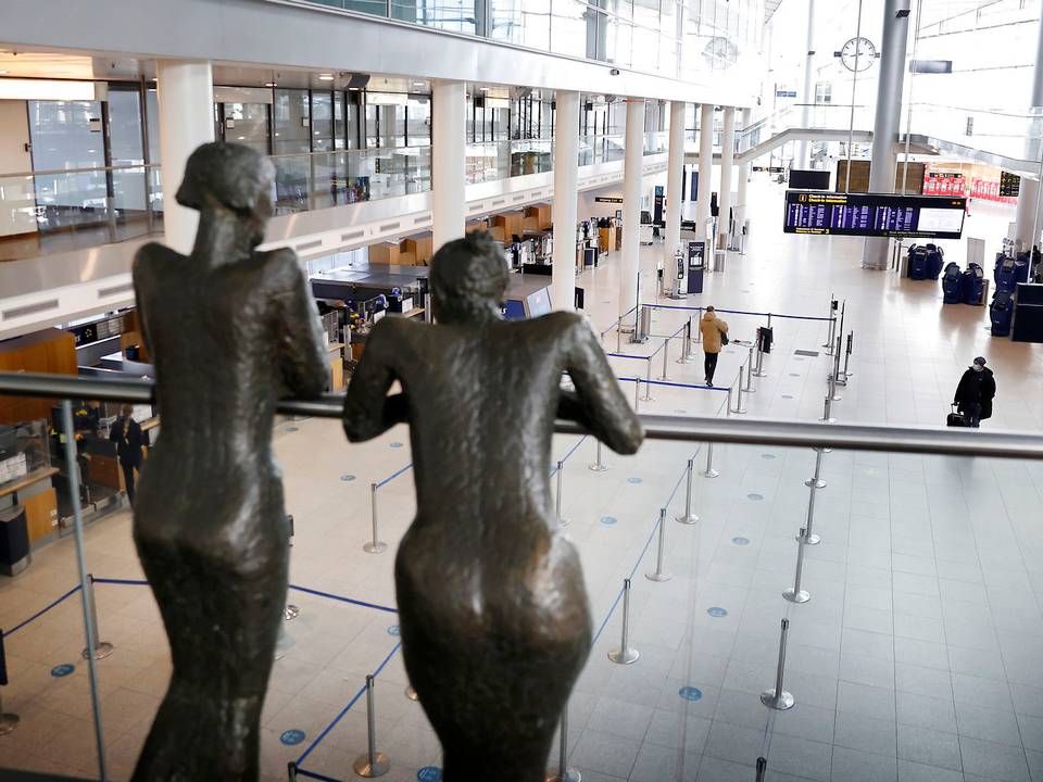 Der har været langt mellem kunderne i lufthavnen. | Foto: Jens Dresling/Ritzau Scanpix