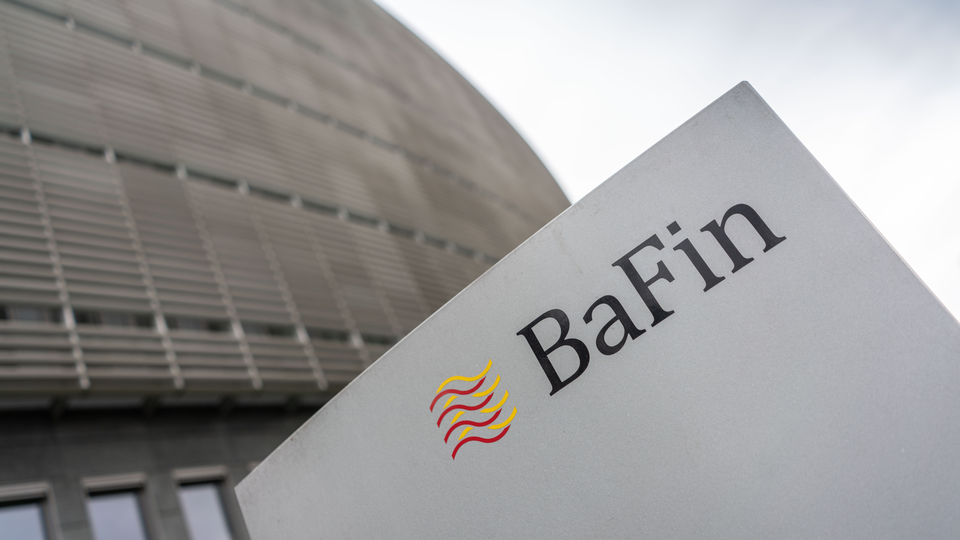 Eingang der BaFin | Foto: picture alliance/dpa | Frank Rumpenhorst