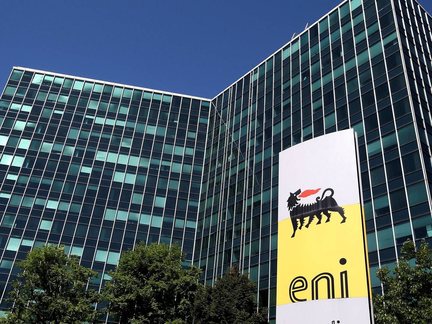 I Enis italienske hovedkontorer arbejder ledelsen med en idé om at slå sig sammen med BP i Angola. | Foto: STEFANO RELLANDINI/REUTERS / X90016