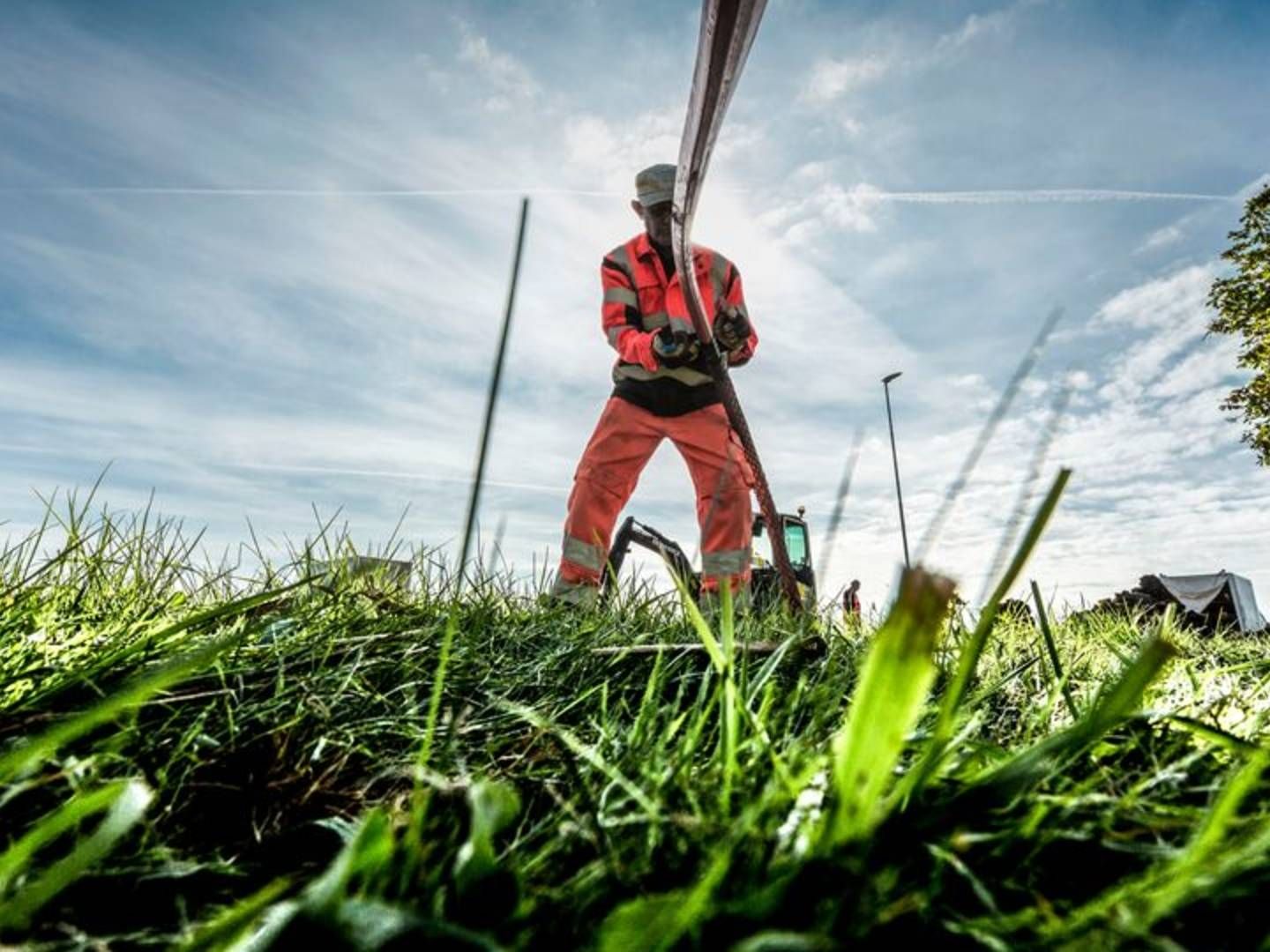 Der graves fiber ned mange steder- men langt væk fra de store byer, kan hastigheden være et problem | Foto: PR