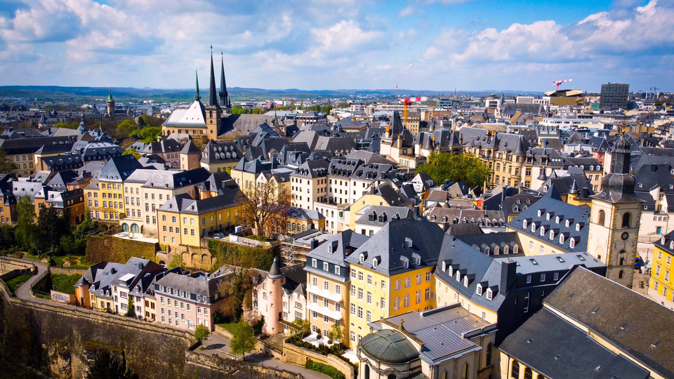 Blick auf die Altstadt von Luxemburg | Foto: picture alliance / Zoonar | Êrik Lattwein