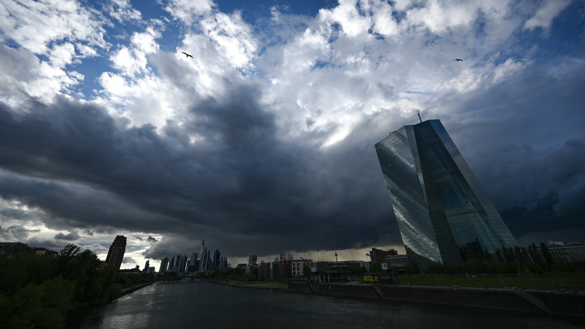 Frankfurter Skyline sowie die EZB | Foto: picture alliance/dpa | Arne Dedert
