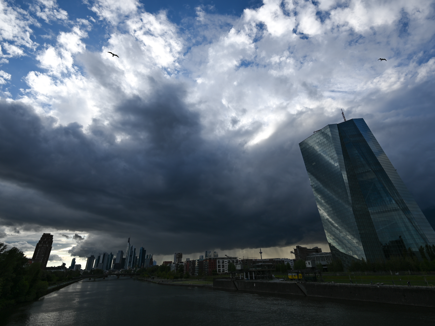 Frankfurter Skyline sowie die EZB | Foto: picture alliance/dpa | Arne Dedert