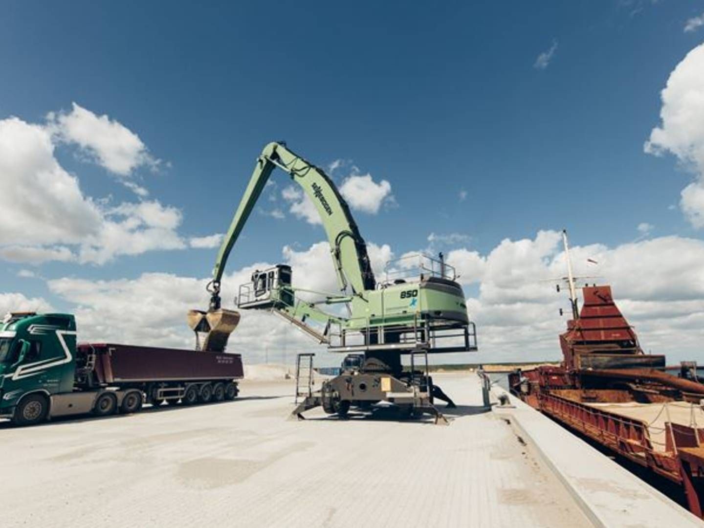 Entreprenørvirksomheden NCC åbner ny terminal i Køge Havn, der blandt andet er stor nok til, at virksomheden kan bearbejde råstofferne direkte på pladsen. | Foto: Jonathan Grevsen, NCC, PR